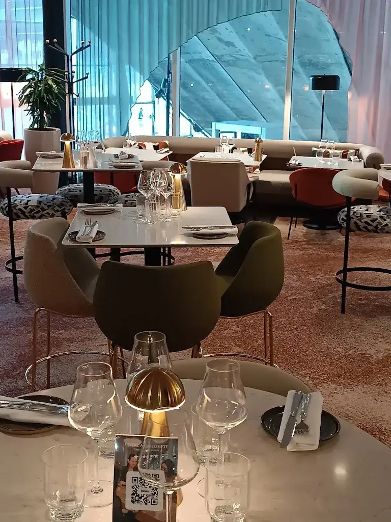 Tony Lux_Muses La Défense_Puteaux_review