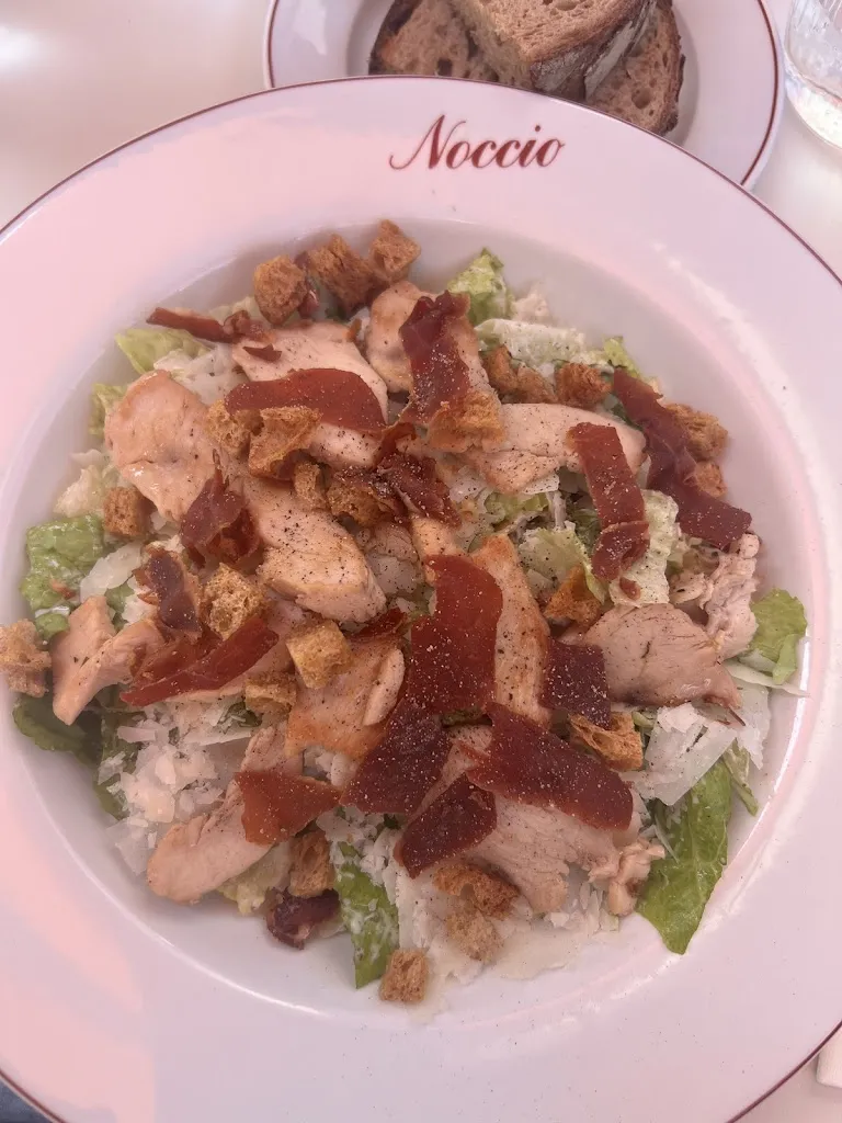 Elena Maria Casati_Noccio La Défense_Nanterre_review