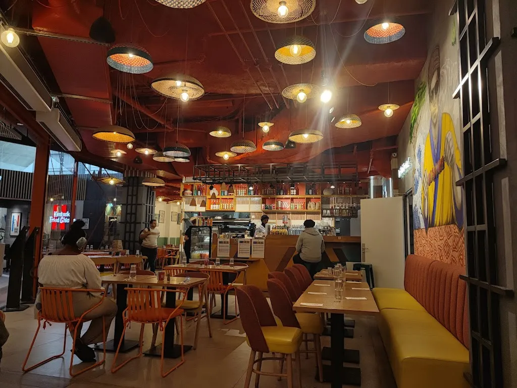 CARAVANA CNIT - La Défense Westfield_Puteaux_slider_image_3