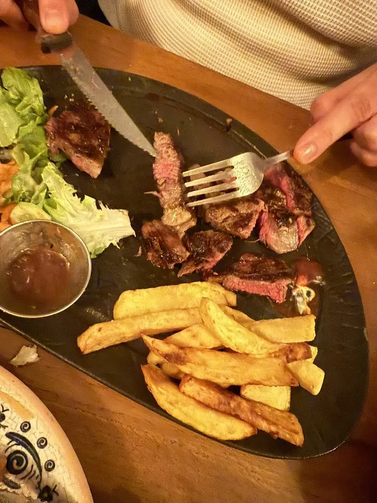 Omi Amini_L'Adresse_Ivry-sur-Seine_review