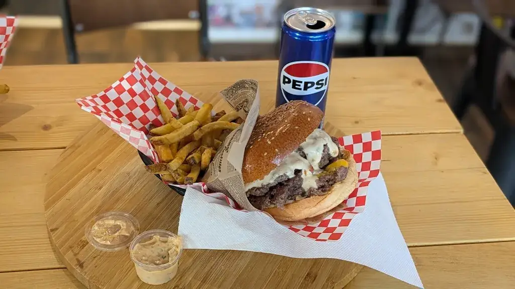 Uzik_31 STREET BURGERS - 94200 IVRY_Ivry-sur-Seine_review