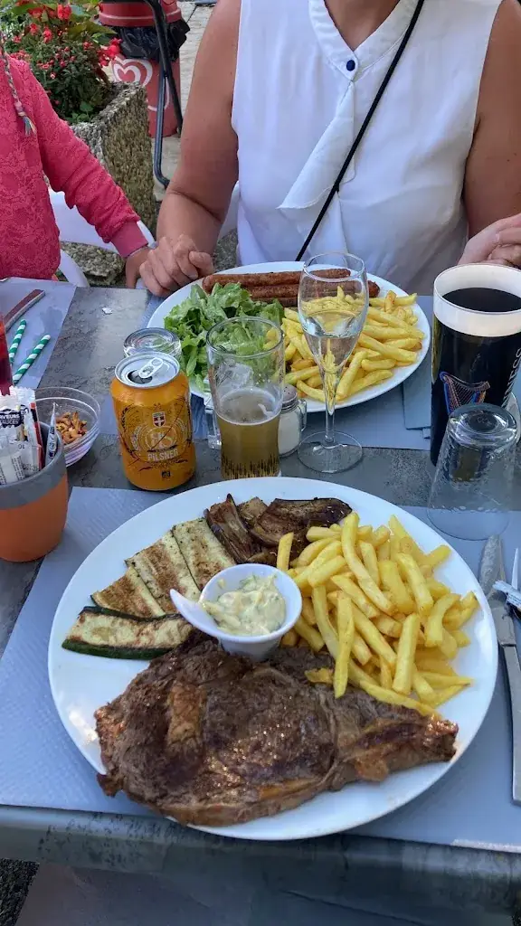 Michael Matheij_LA BASE Lathuile_Lathuile_review