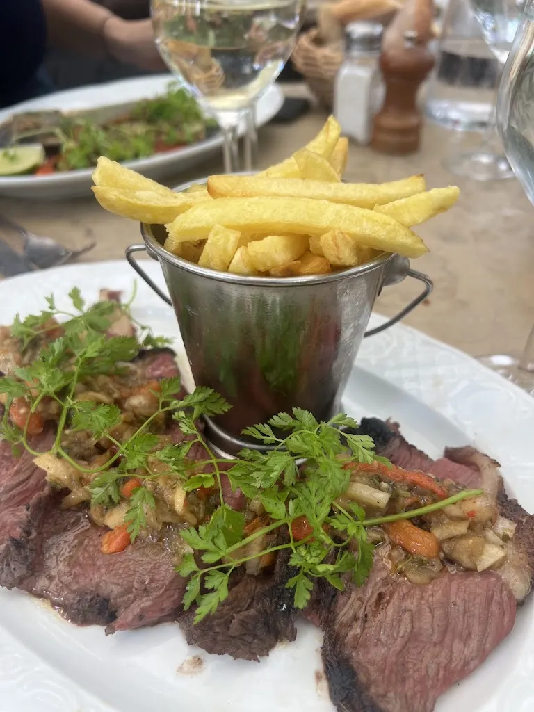 P Layn_L'île_Issy-les-Moulineaux_reseña