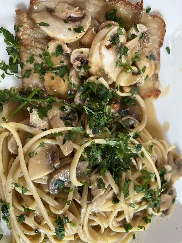 Marc Salloum_La Locandina Di Napoli_Issy-les-Moulineaux_Bewertung