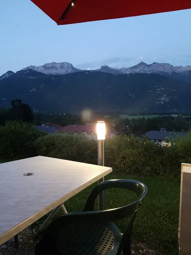 Tanya Vishnevsky_Restaurant- Auberge de Pontgibaud_Lathuile_review