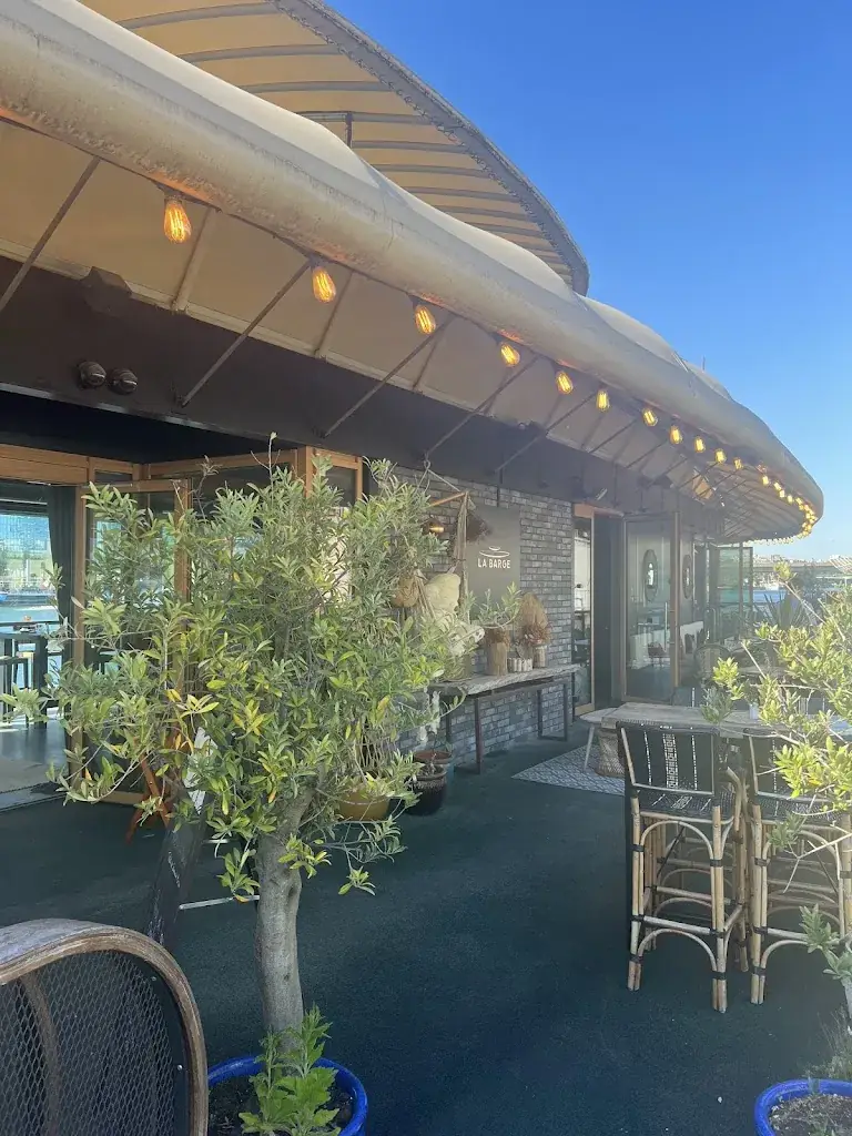 jcks xbxnmx_La Barge_Issy-les-Moulineaux_review