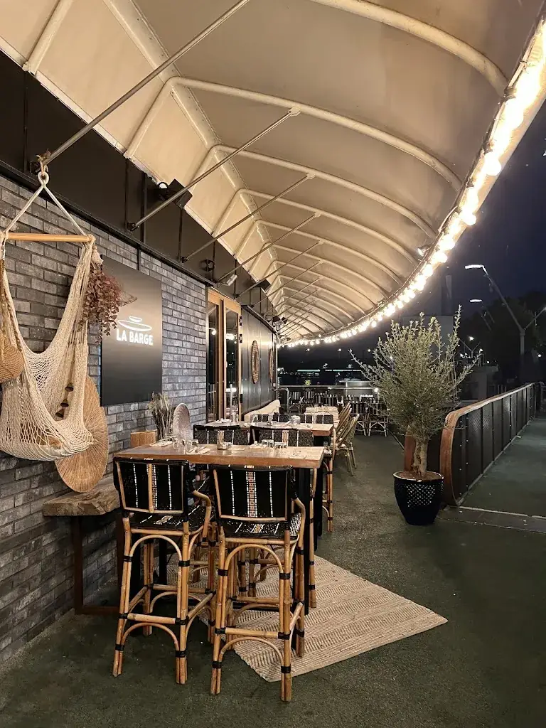 La Barge Restaurant in Issy-les-Moulineaux