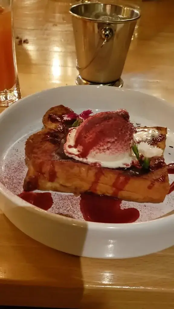 La Barge_Issy-les-Moulineaux_slider_image_2