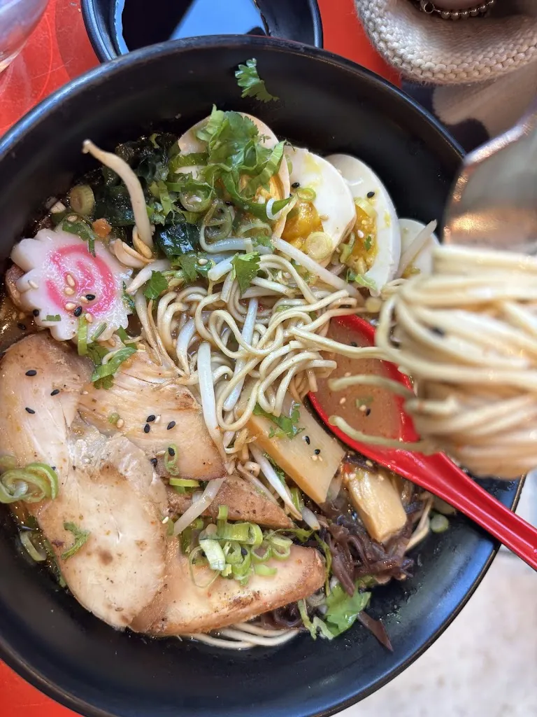 Glenn Bartlett_Kankyz_Issy-les-Moulineaux_review