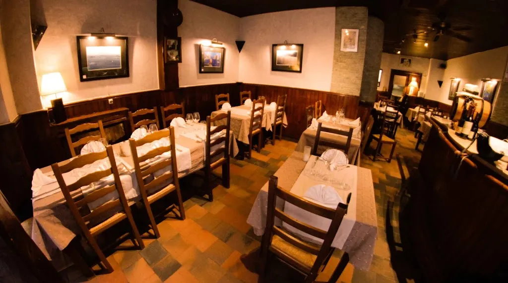 Le Petit Tonneau restaurant à Issy-les-Moulineaux