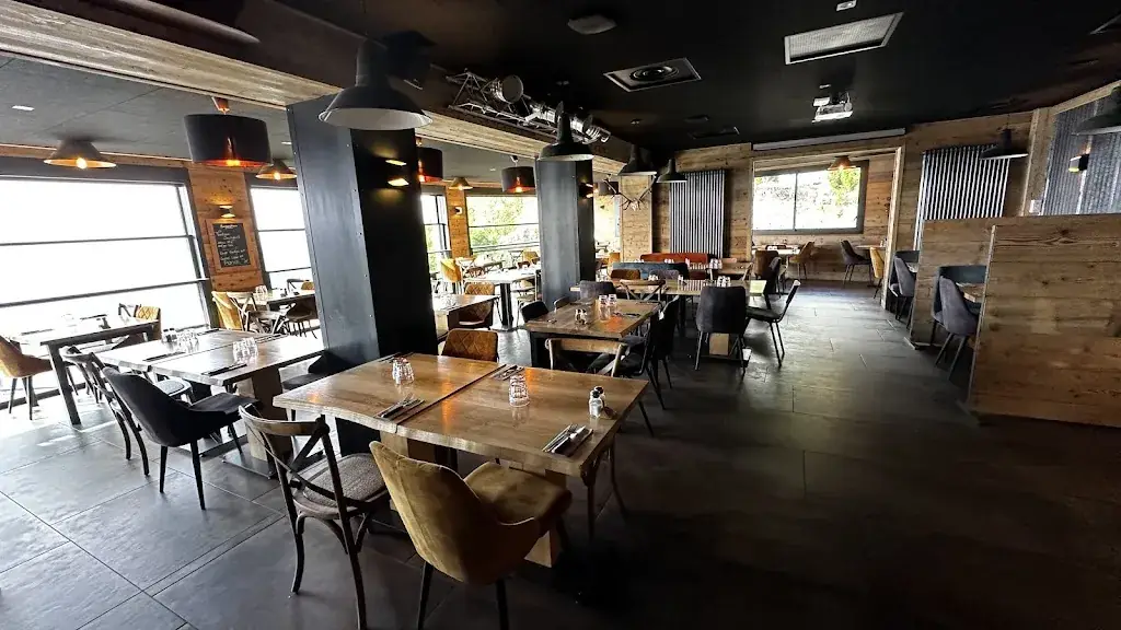 Le Balcon du Lac restaurant in Talloires-Montmin