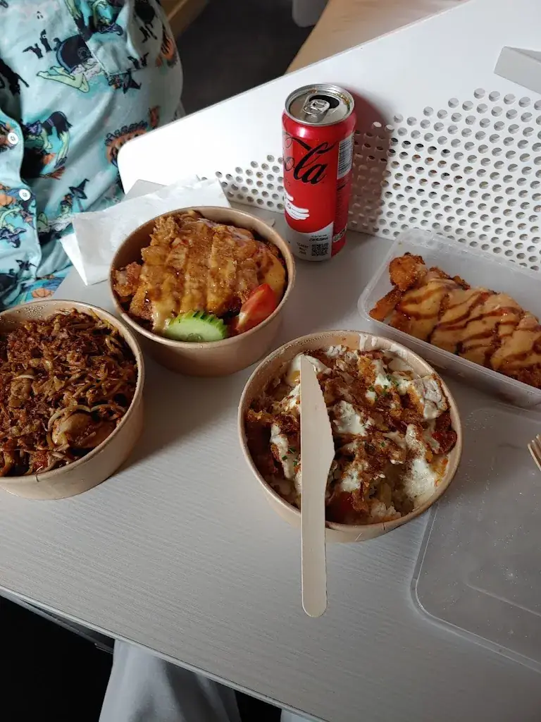 Raz Bustenay_O'thaï Way_Goussainville_review