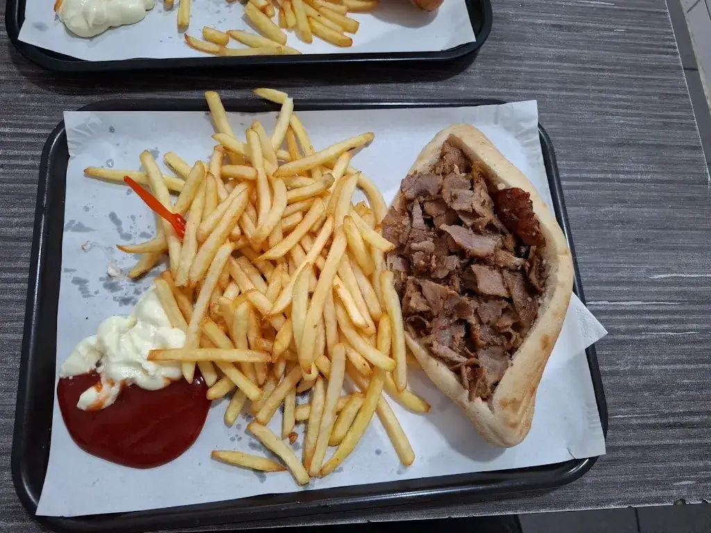 Nicolae Onita_GOOD LUNCH_Goussainville_review