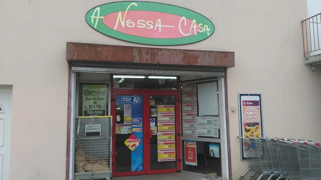 Richard Smilde_A Nossa Casa_Goussainville_review