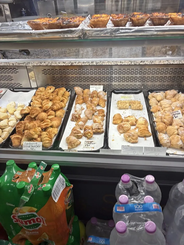 Fátima Andrea_A Nossa Casa_Goussainville_review