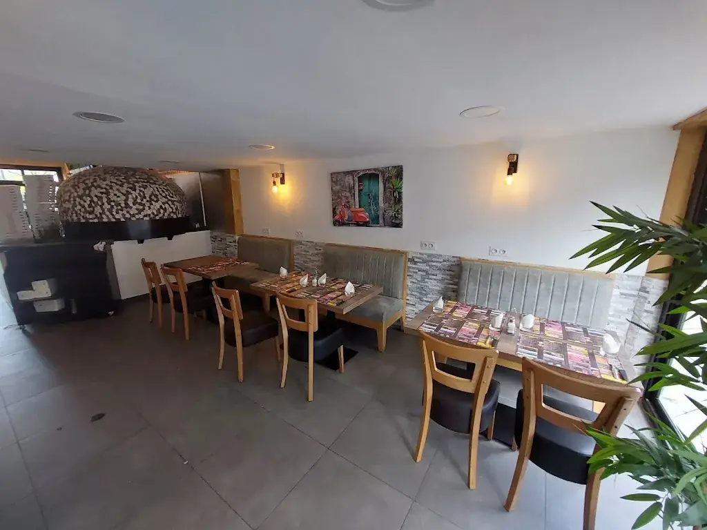 Da Nonna Italia Restaurant in Bourget