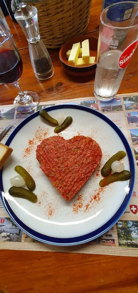 Christiane Grivel_Buvette d'alpage du Mont-Barres_Verrières_review