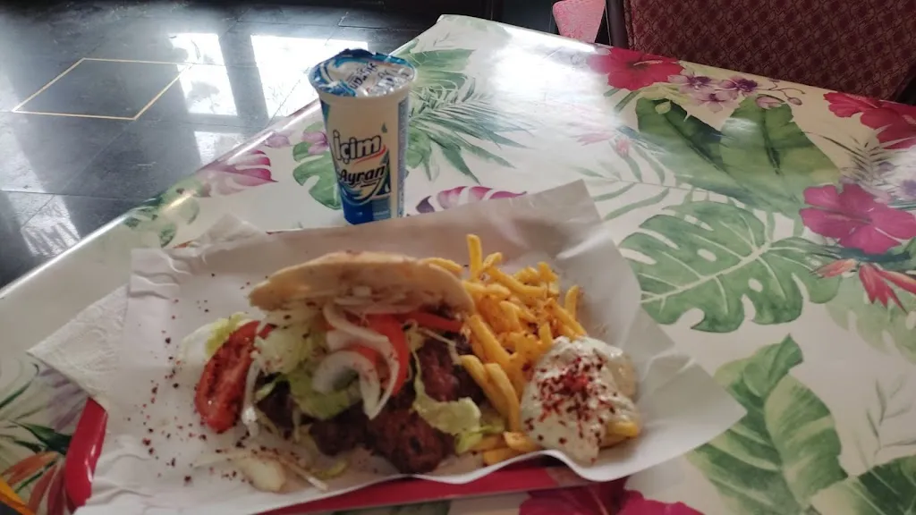 Menu_kebab grill istanbul la Ferté-Gaucher_Ferté-Gaucher_immagine_8