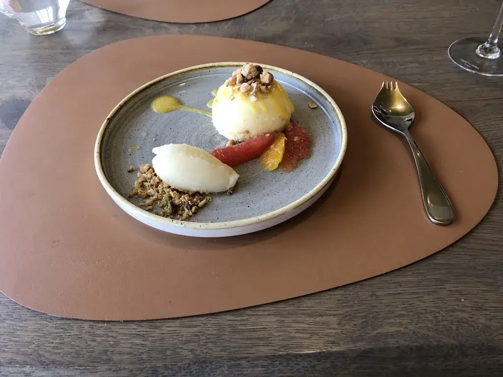 Restaurant La Tour_Dunières_slider_image_3