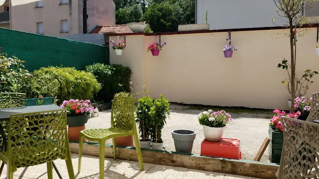 Dominique Duchesne_Café de L'Ecu_Ferté-Gaucher_review