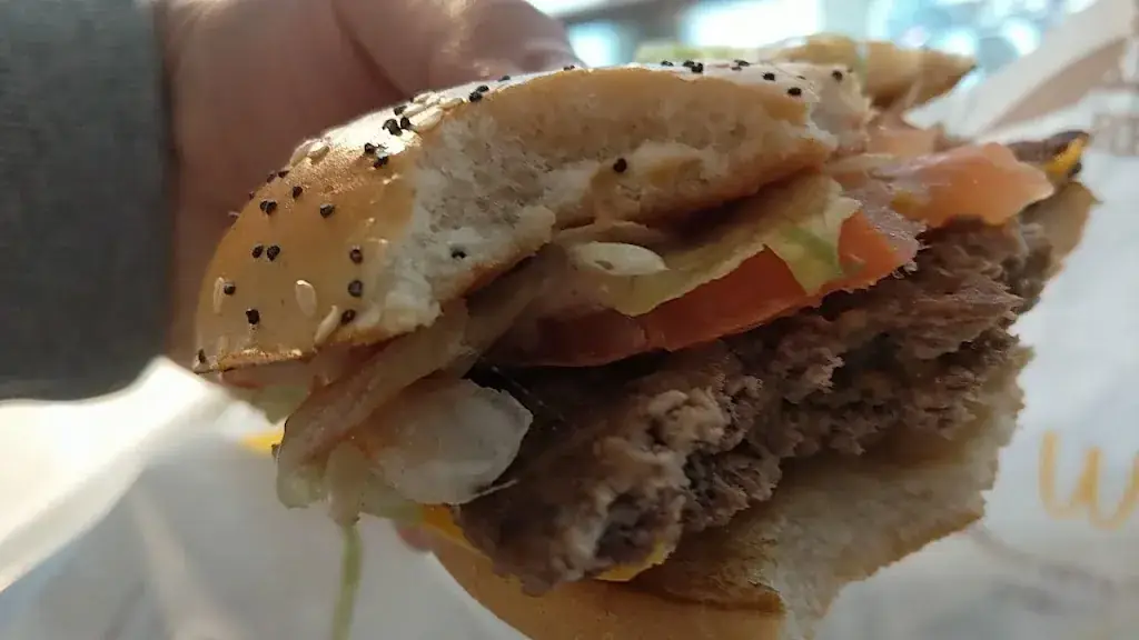 McDonald's_Ferté-Gaucher_slider_image_2