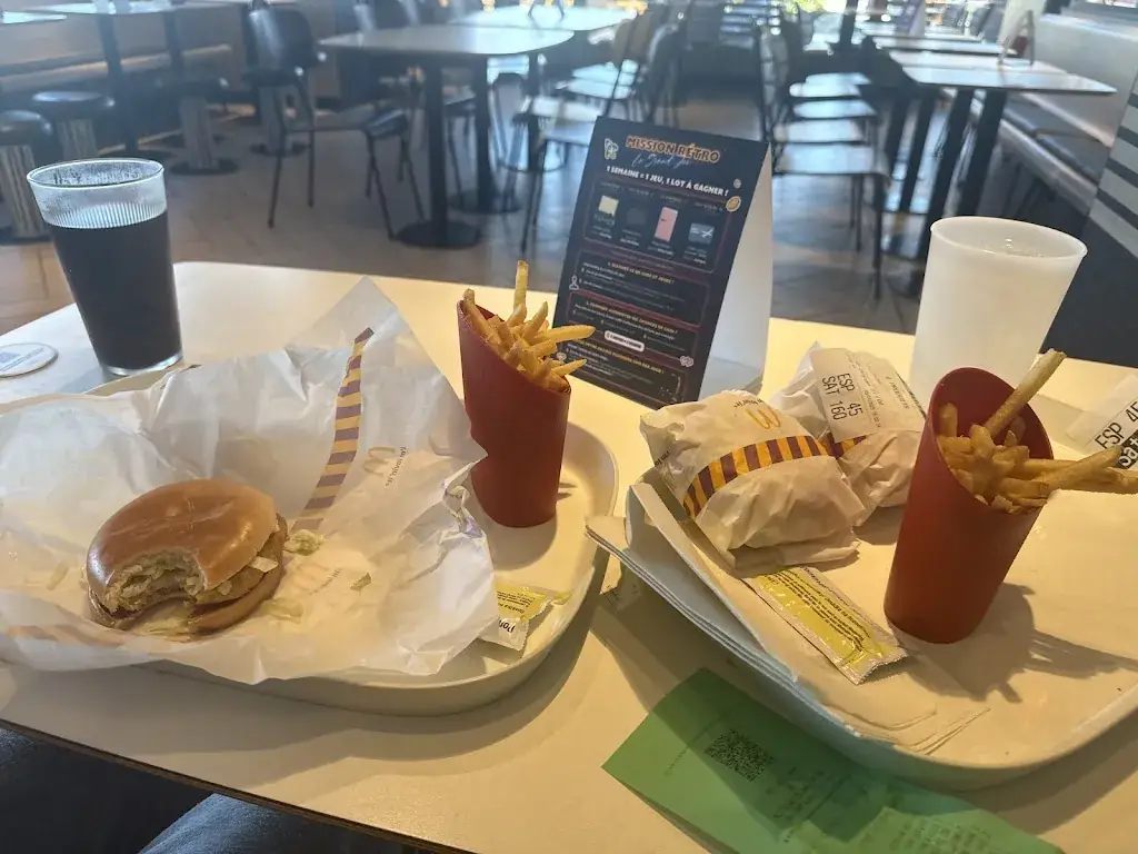 McDonald's_Ferté-Gaucher_slider_image_3