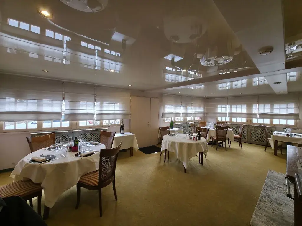 Auberge du Petit Caporal restaurant in Queue-en-Brie