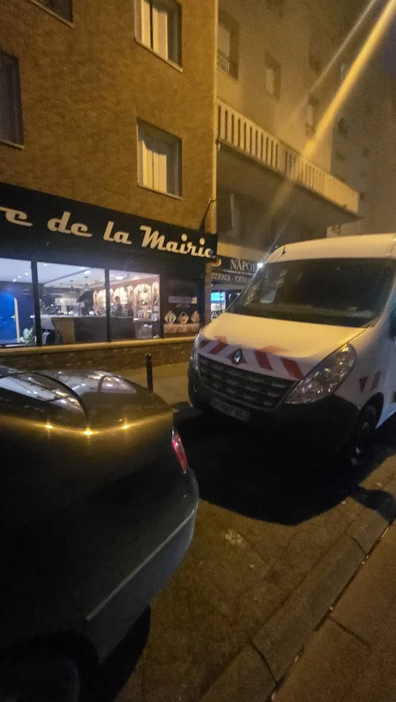 Café De La Mairie LA QUEUE-EN-BRIE_Queue-en-Brie_slider_image_2