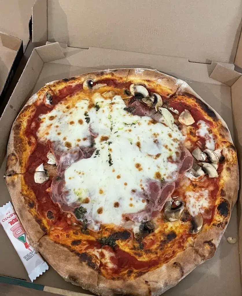 Yan Benedict_So Gusto - Restaurant Pizzeria_Pecq_review