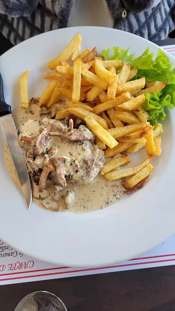 linda_L'Harmonie_Mesnil-Saint-Denis_review