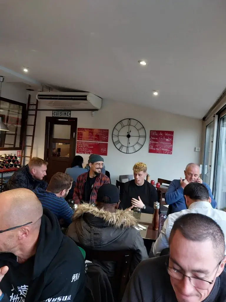 sebastien wallerand_Tabac Le Panache Blanc_Mesnil-Saint-Denis_review