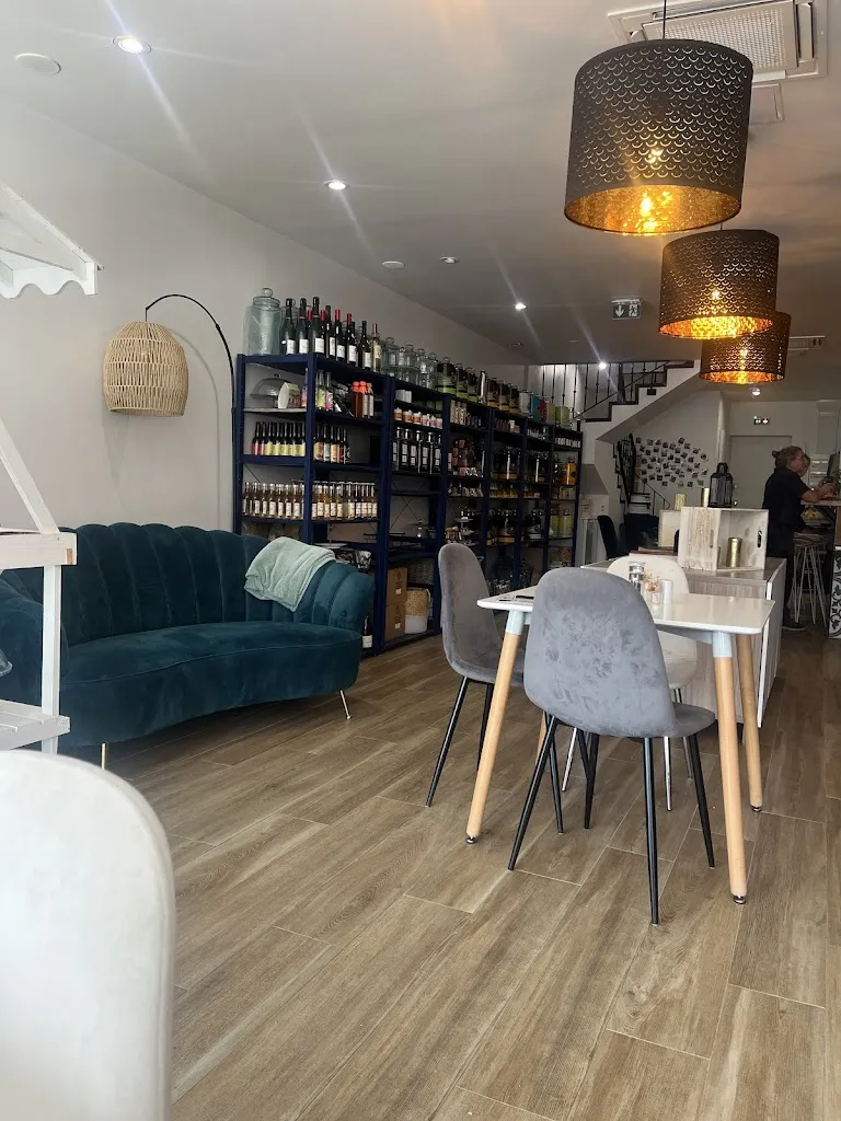 Hugo_ROSE & LEON, L'EPICERIE_Mesnil-Saint-Denis_recensione