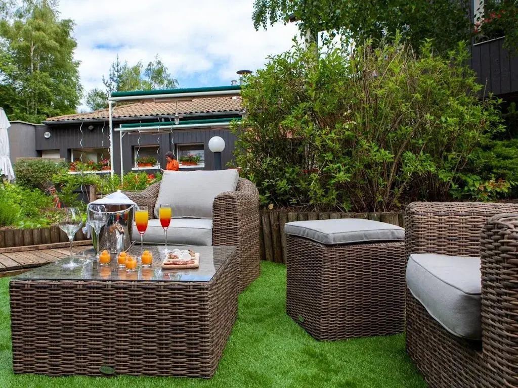 Logis Hôtel de la Tour_Dunières_slider_image_1