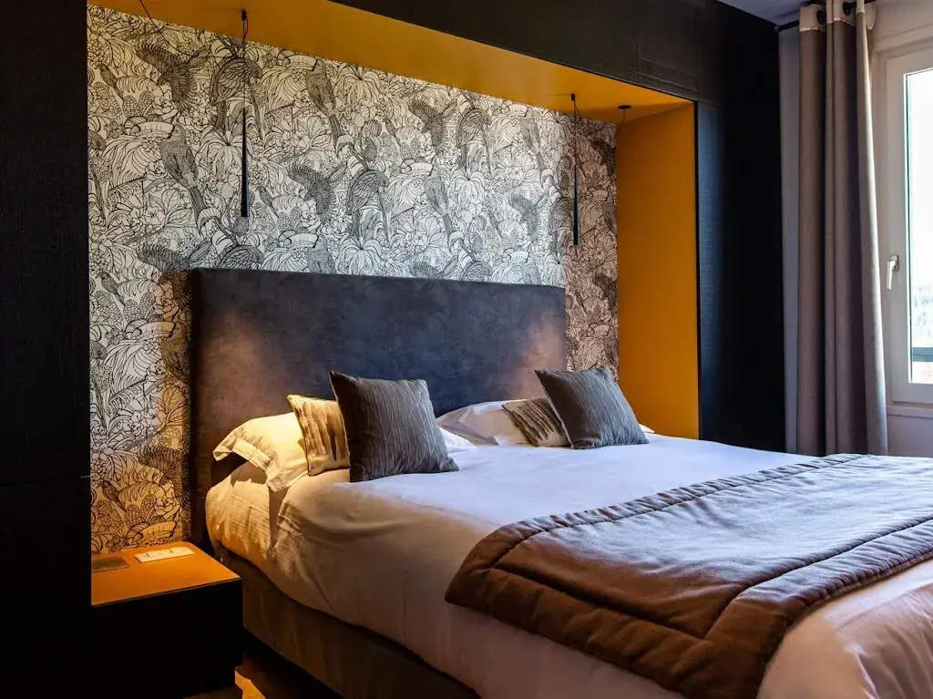 Logis Hôtel de la Tour_Dunières_slider_image_2