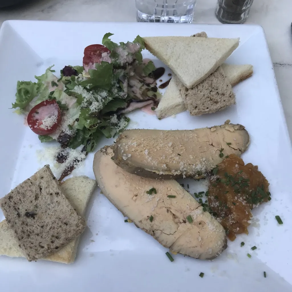 Zeny Ogrisseg_La P'tite Marche_Port-Marly_review