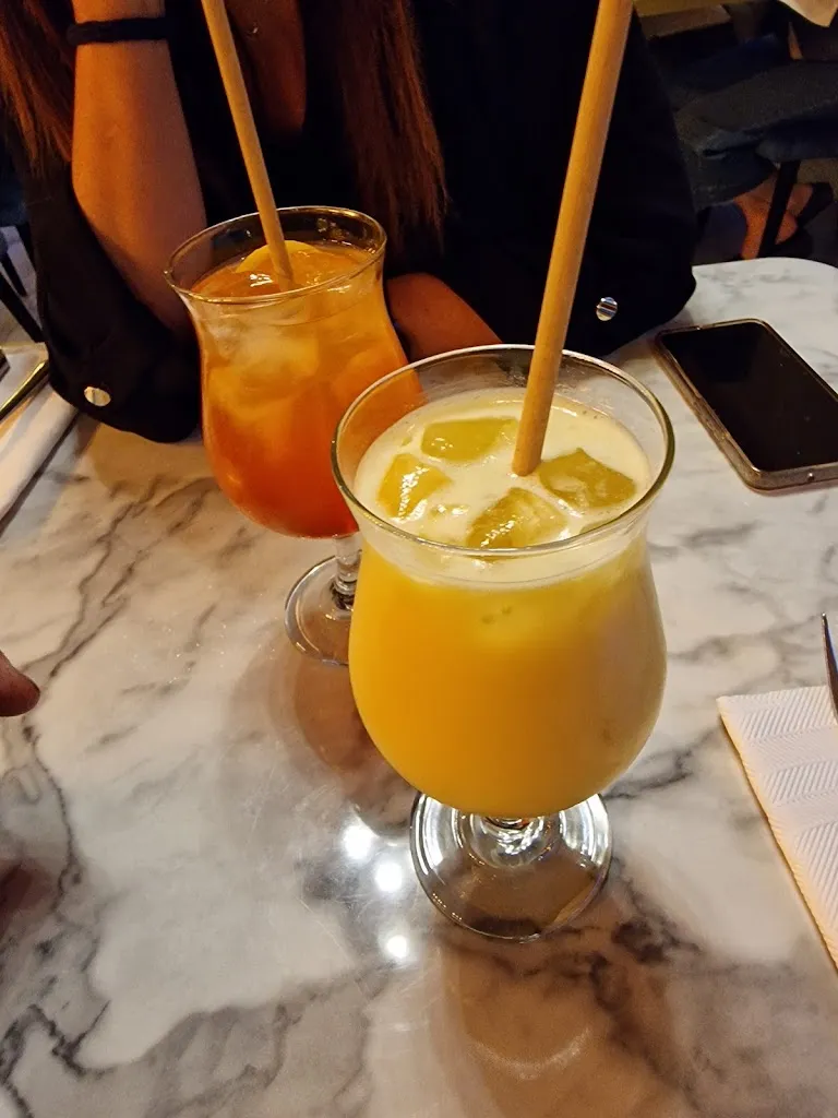 Yozer_L'INSOLITE_Raincy_review