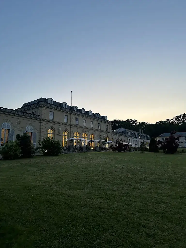 Ferit Onger_Maison du Val – Les Maisons de Campagne_Saint-Germain-en-Laye_review