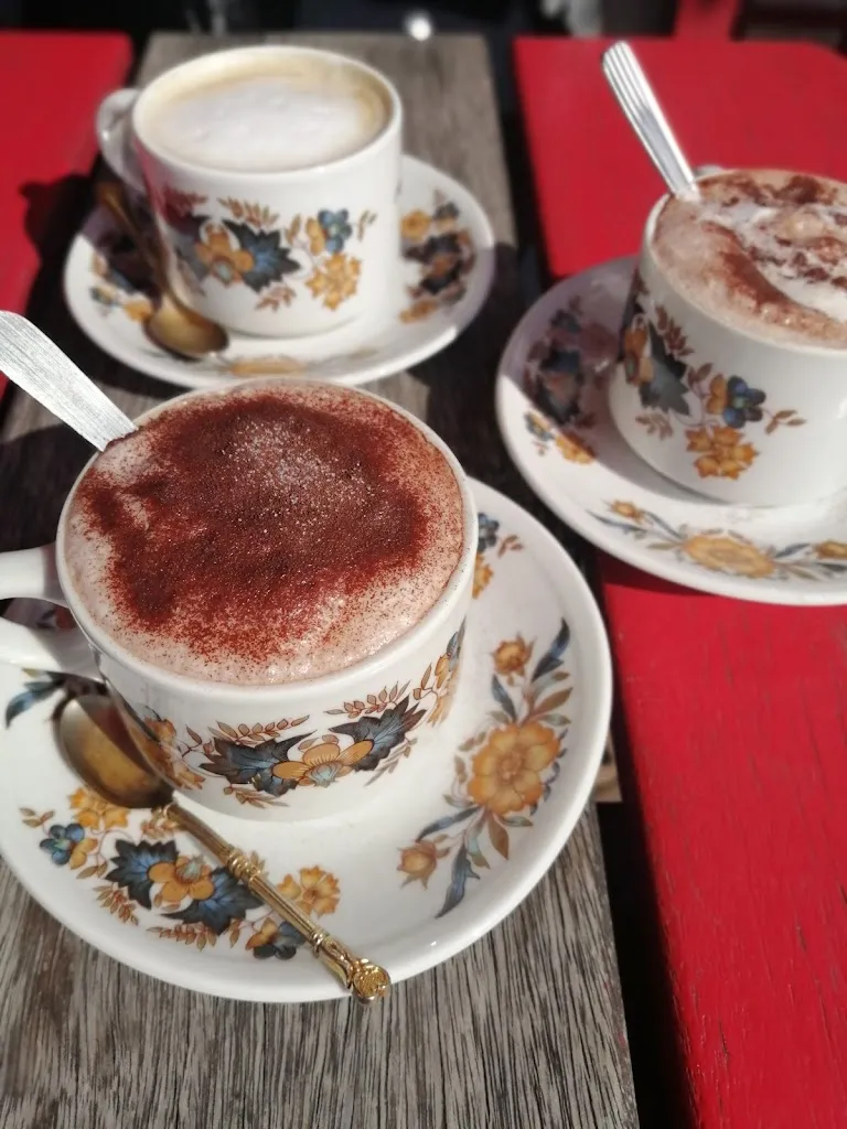 Judy Francis_Le Mederic_Garenne-Colombes_review