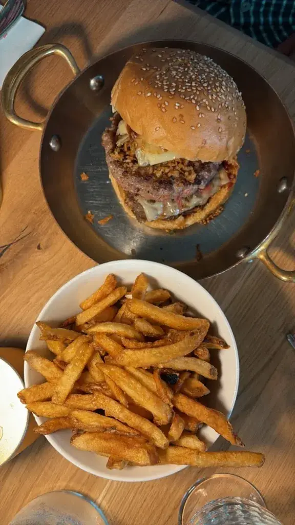 Sahar Saab_Tata Yoyo_Garenne-Colombes_review