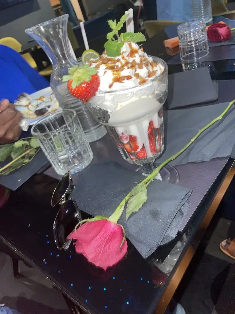 Mariam Traore_L'Élite Lounge_Pré-Saint-Gervais_review