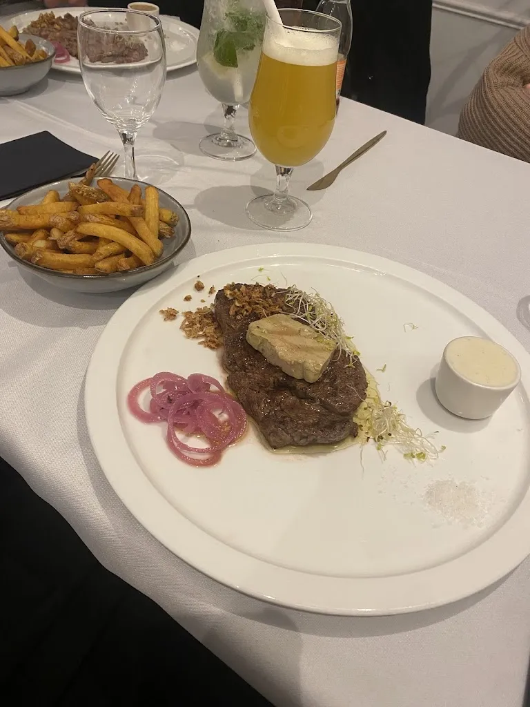 Oum Bassem_Le Carré_Pavillons-sous-Bois_review