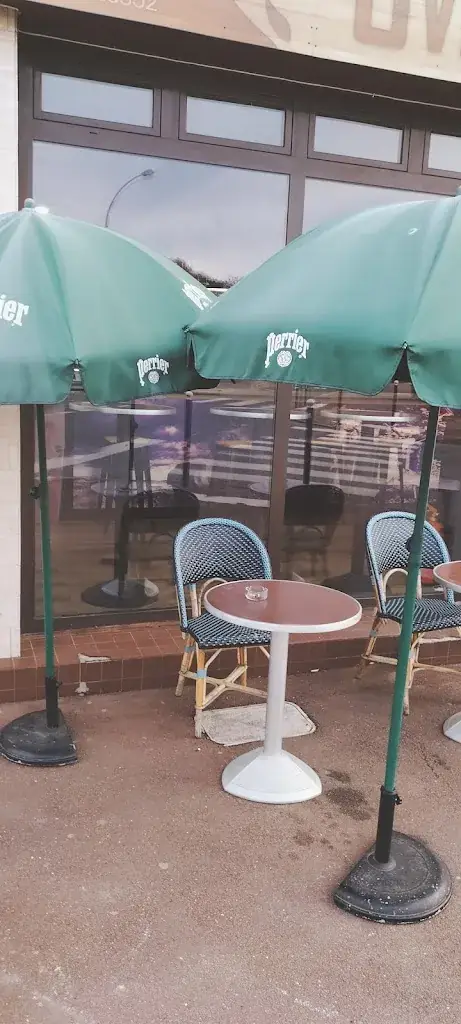 Le Bistrot du Coin restaurant in Mesnil-le-Roi