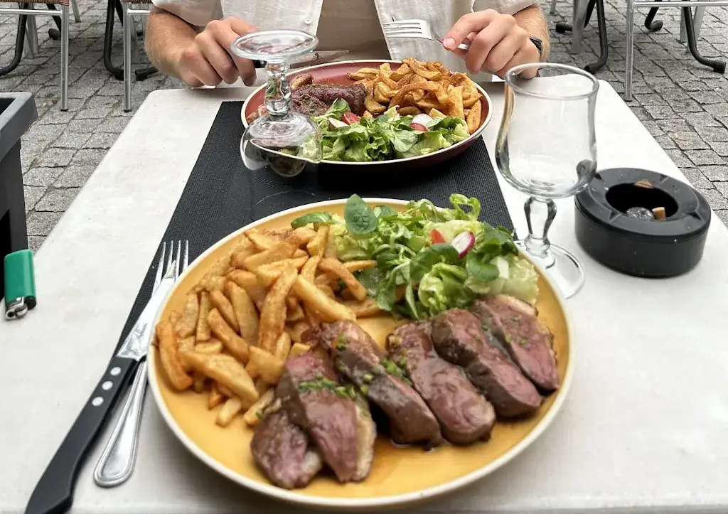 emmanuelle chapelle_La Forêt_Maisons-Laffitte_review