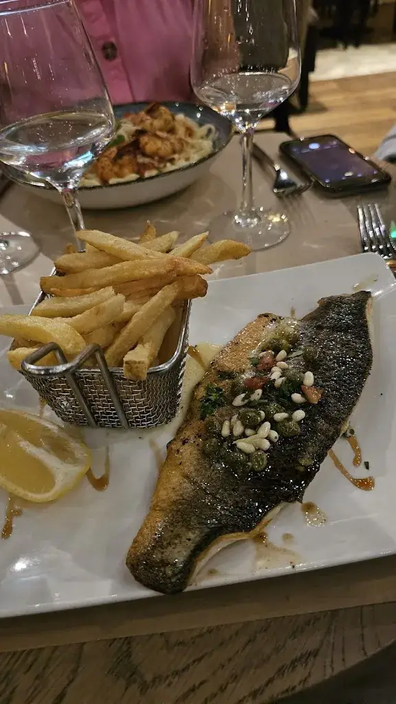 Fergus McNamara_Cosy_Maisons-Laffitte_Bewertung