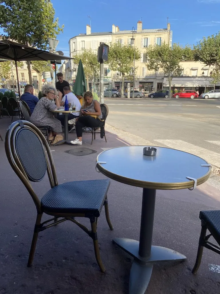 Le 46 Restaurant in Maisons-Laffitte