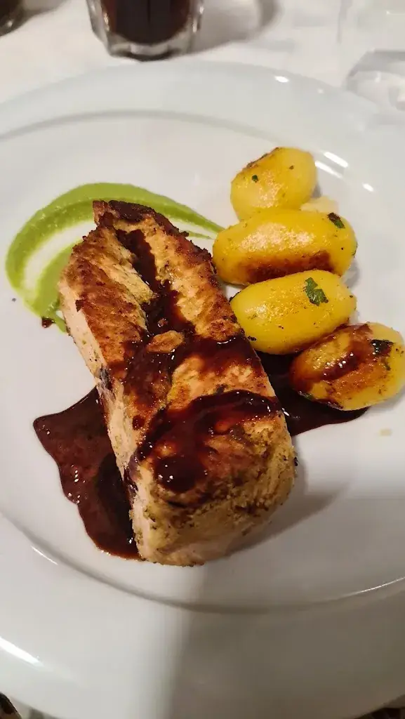 Victoria Smith_La Flamme_Linas_review