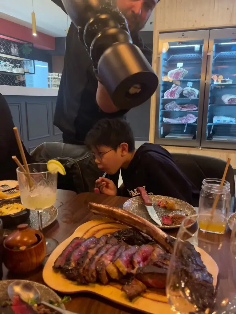 The Cut grill_Chesnay-Rocquencourt_slider_image_2