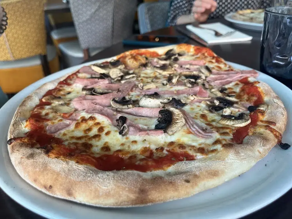 Menu_Livin'Café._Chesnay-Rocquencourt_image_9