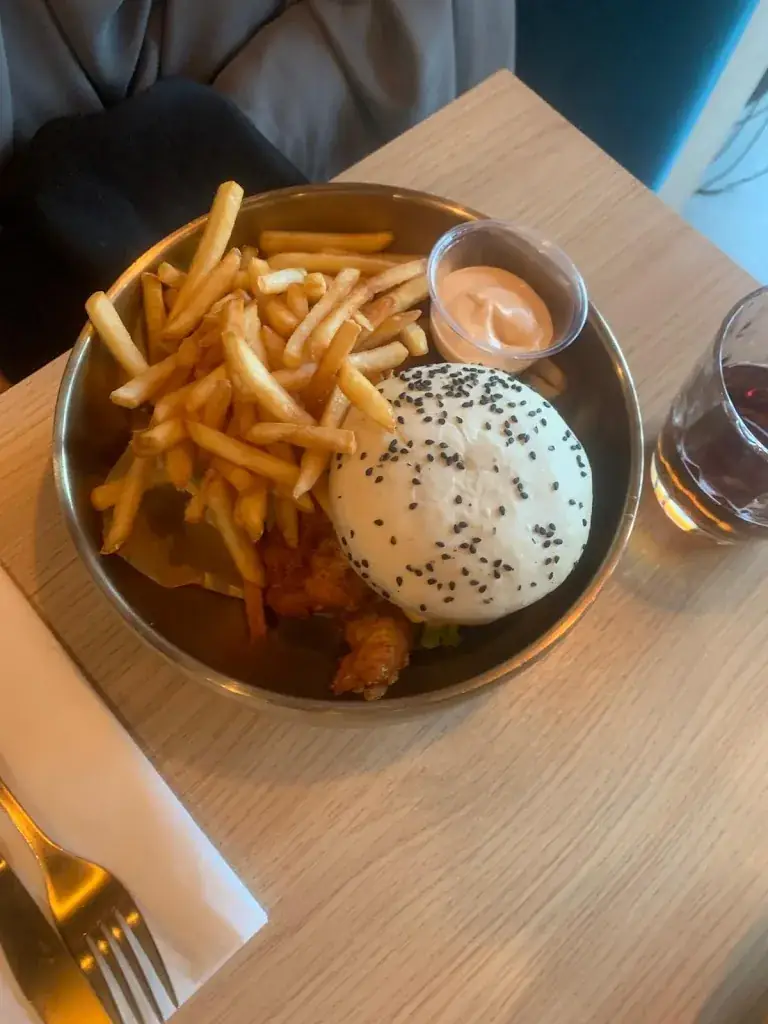 Rayhana M_Yamyam_Chesnay-Rocquencourt_review