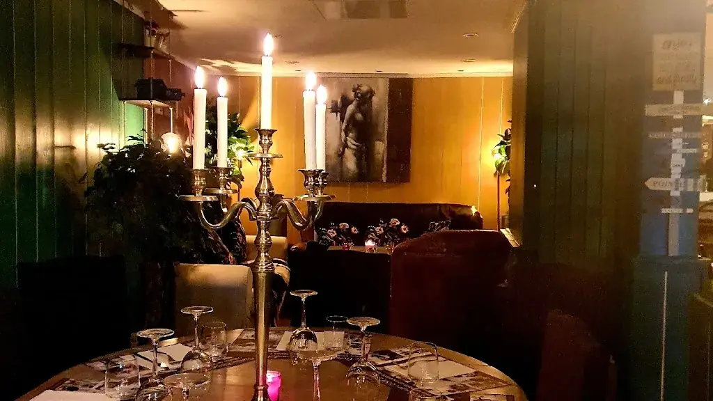 Mademoiselle Suzette Restaurant in Chesnay-Rocquencourt